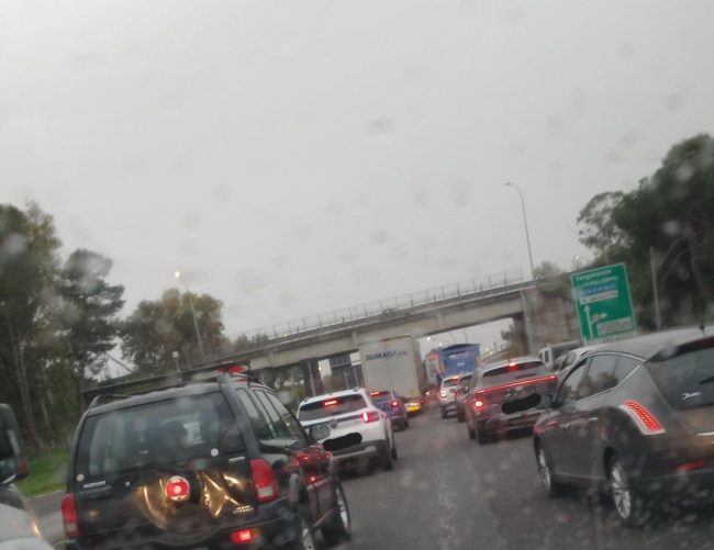 Incidente sulla Tangenziale di Catania: traffico in tilt, lunghe code e rallentamenti
