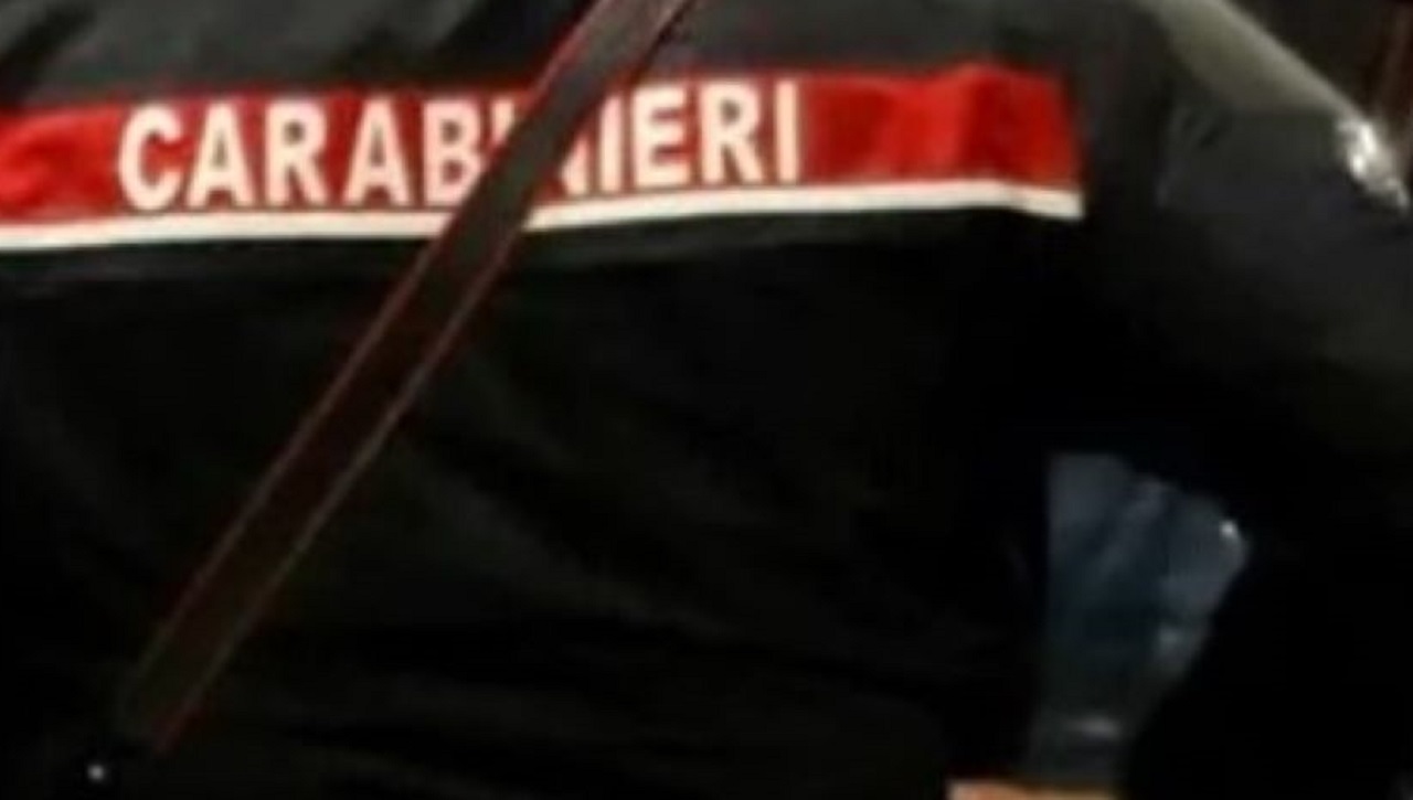 Ragusa, minorenne si finge un carabiniere e truffa un’anziana per oltre 20mila euro