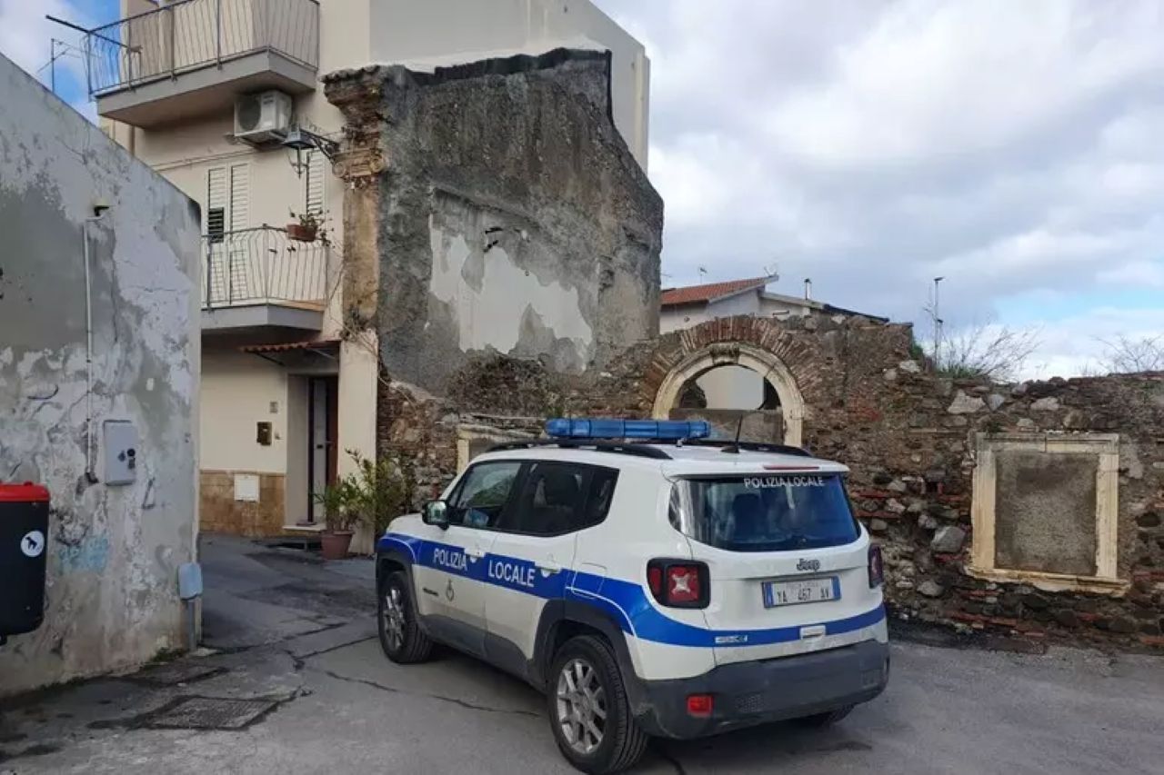 Case a rischio crollo nel Messinese: evacuate cinque famiglie
