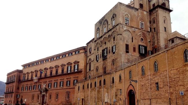 “Cucina da incubo” al Parlamento Siciliano, pranzo della mensa manda in ospedale dipendenti
