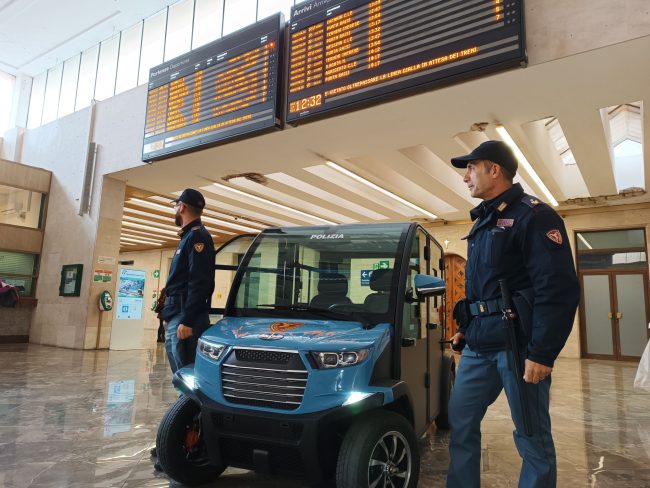 Palermo, tenta il gesto estremo alla Stazione Centrale: salvato dalla Polizia Ferroviaria