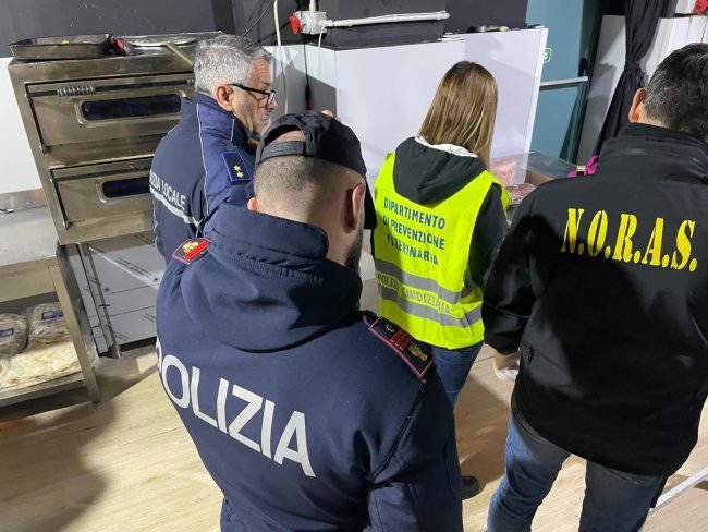 Movida sotto controllo a Catania: task force nei ristoranti, sanzioni per 24mila euro