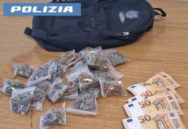 Arrestato pusher sorpreso a spacciare in un parcheggio a Catania