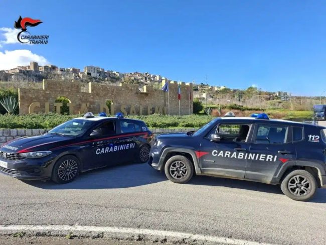 Truffa del finto carabiniere nel Trapanese, 78enne derubato di circa 20mila euro: denunciato 42enne pugliese