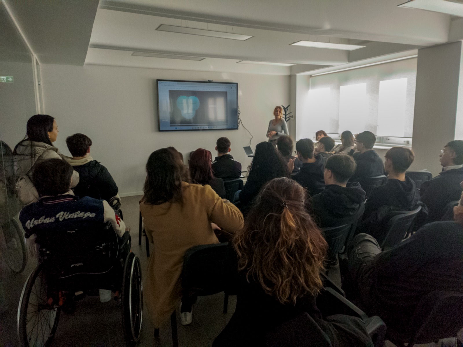 Una classe dell’Istituto Tecnico Industriale S. Cannizzaro di Catania in visita all’azienda BCame