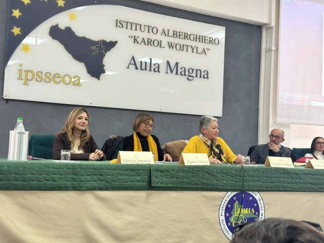 All’IPSSEOA Karol Wojtyla coltiviamo le radici: Verga torna a parlare agli studenti