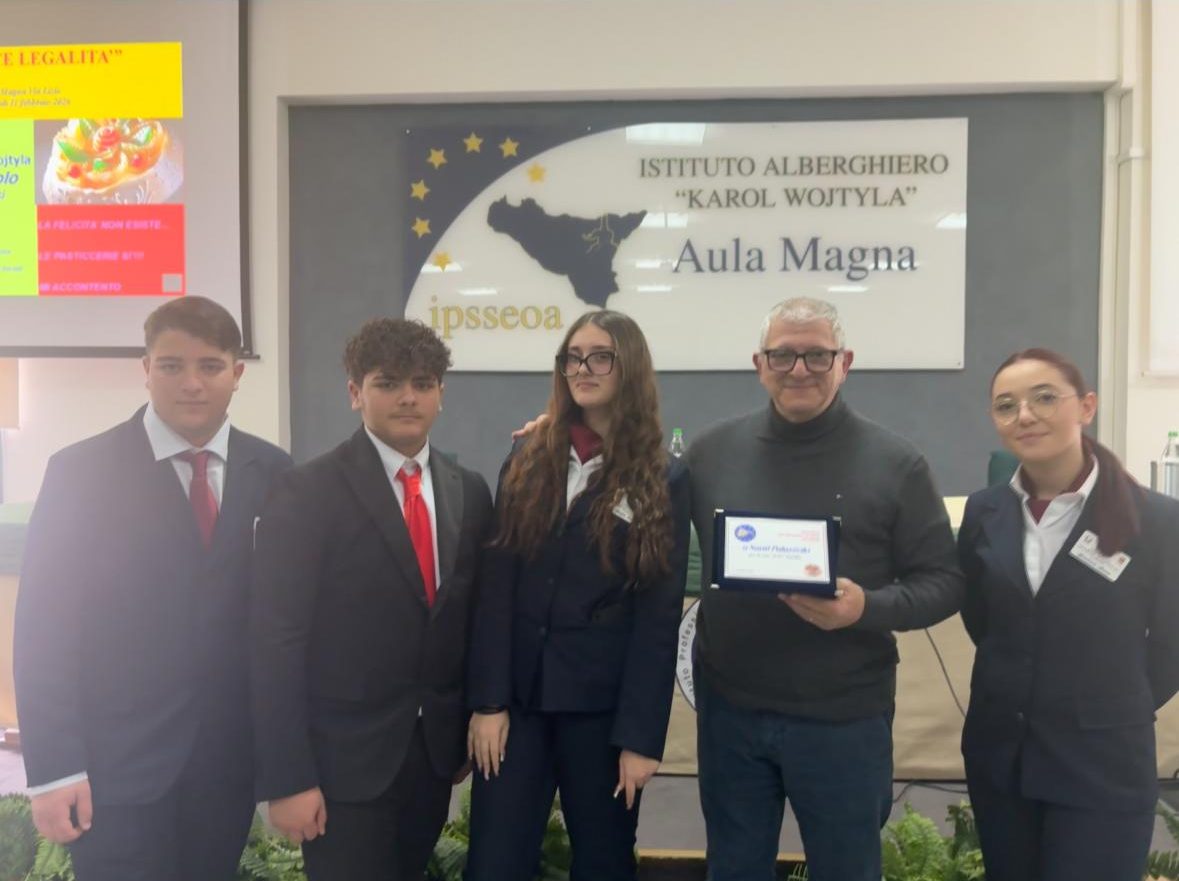 La “Dolce Legalità” di Santi Palazzolo all’Istituto Wojtyla di Catania La “Dolce Legalità” di Santi Palazzolo all’Istituto Wojtyla di Catania