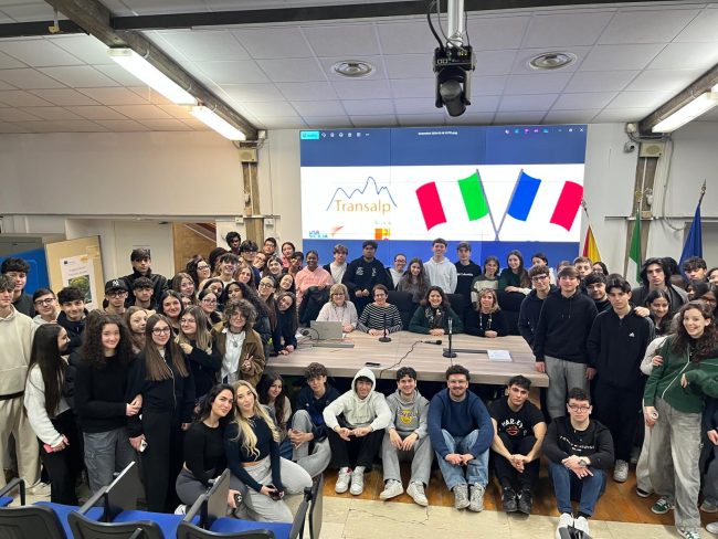Progetto di mobilità Trans’Alp, al Liceo “Lombardo Radice” di Catania la cerimonia di accoglienza di tre studenti francesi