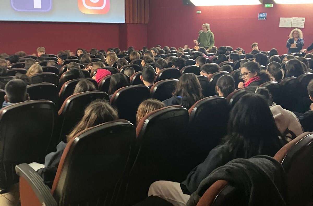 Lanterne Magiche alla Scuola Cavour: quando il cinema insegna a “leggere” il Mondo