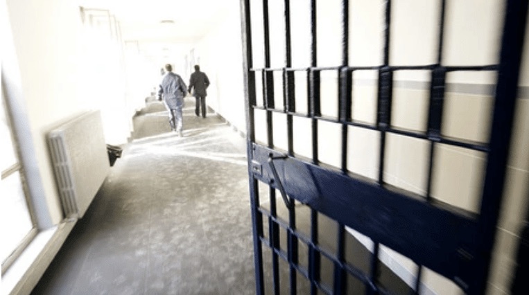 Agenti aggrediti all’Ucciardone, uno finisce in ospedale