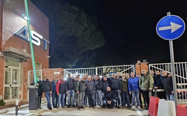 Interinali Ast, notte in rimessa tra i bus: “Così non si può andare avanti”