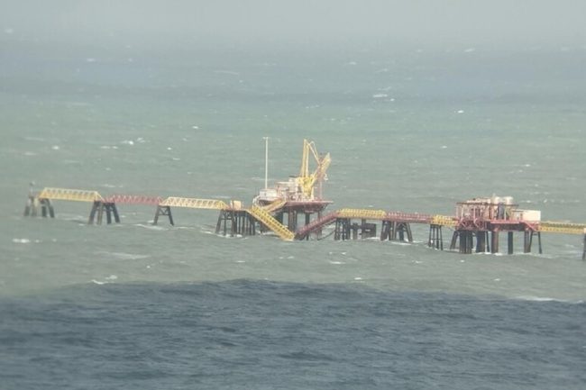 Crolla il pontile della centrale Enel di Termini Imerese: raffiche di vento fino a 90 km orari