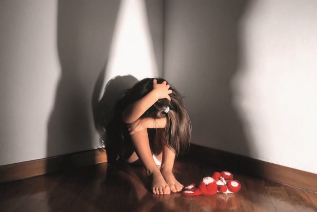 Bambina portata in ospedale per dolori scopre di essere incinta del padre: il caso che ha sconvolto Brescia