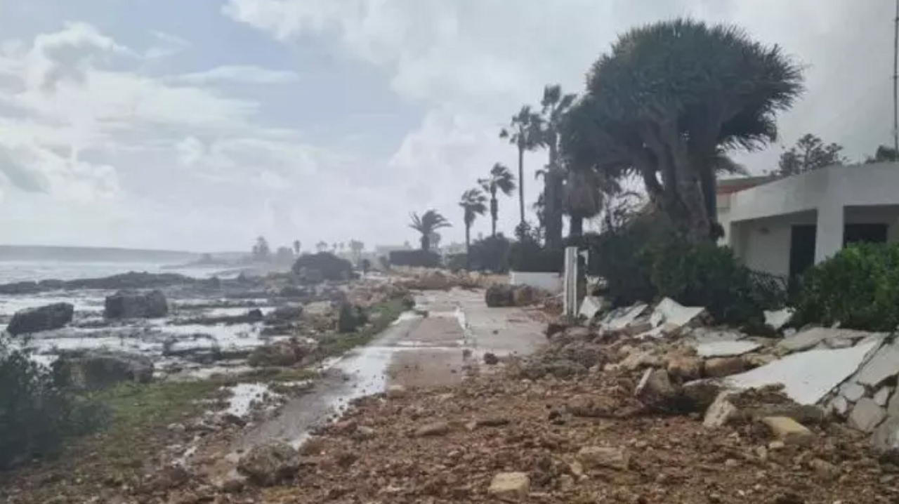 Ciclone Harry, la Sicilia sarà esentata dal pagare i canoni demaniali marittimi. Schifani: “Doveroso sgravare i titolari” Ciclone Harry, la Sicilia sarà esentata dal pagare i canoni demaniali marittimi. Schifani: “Doveroso sgravare i titolari”