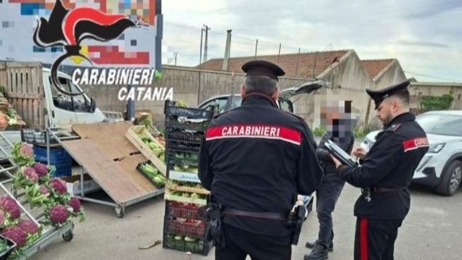 Catania, sequestrate dai carabinieri tre bancarelle abusive