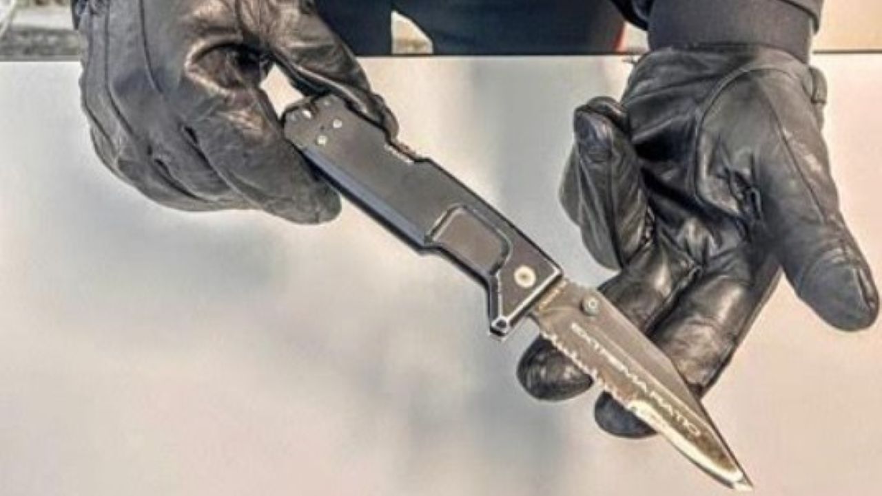 Belpasso, guai per un 18enne che andava in giro con un coltello in tasca