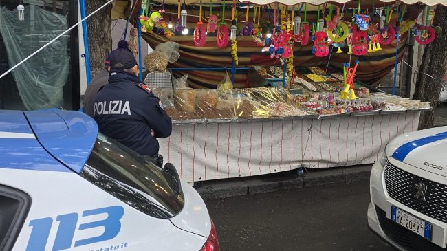 Controlli di Sant’Agata nel centro storico, tra i sequestri anche 70 chili di caramelle