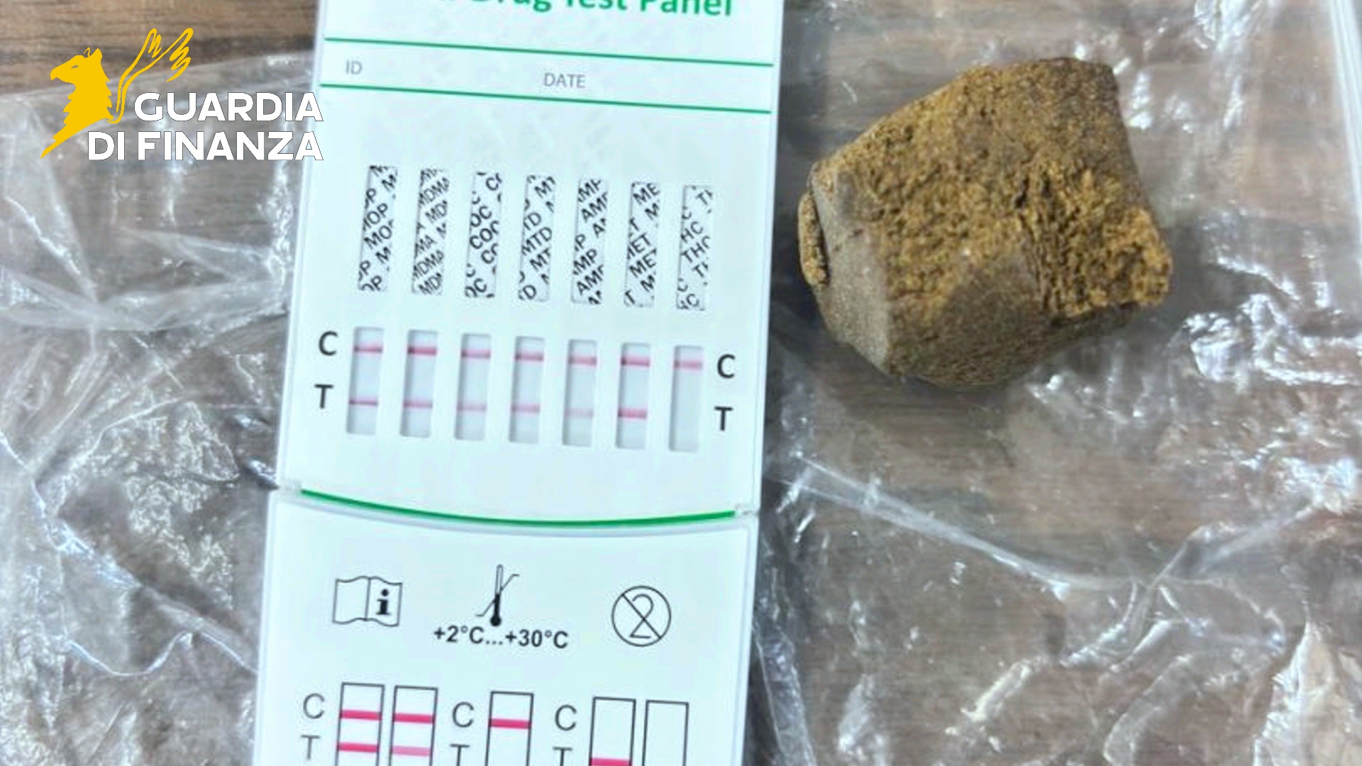 Operazione a Mazzarino: droga ritirata in un centro spedizioni. Un arresto