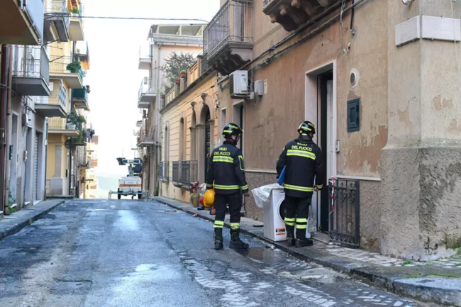 Frana di Niscemi, droni e squadre speciali per il recupero: vigili del fuoco pronti a entrare nella fascia più a rischio