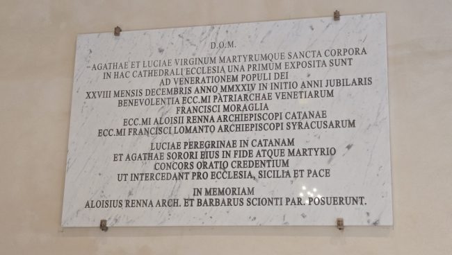 Svelata la lapide a memoria dell’incontro tra Sant’Agata e Santa Lucia