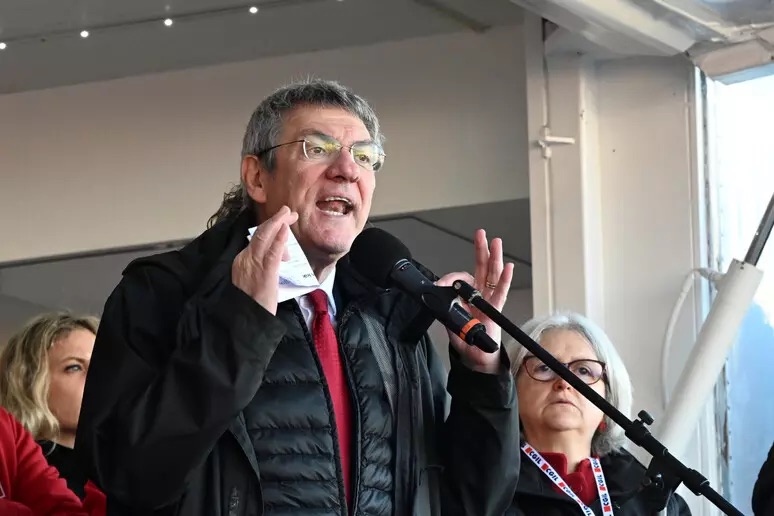 Cgil, Landini sul referendum giustizia: “Tentativo di manomettere la Costituzione” Cgil, Landini sul referendum giustizia: “Tentativo di manomettere la Costituzione”