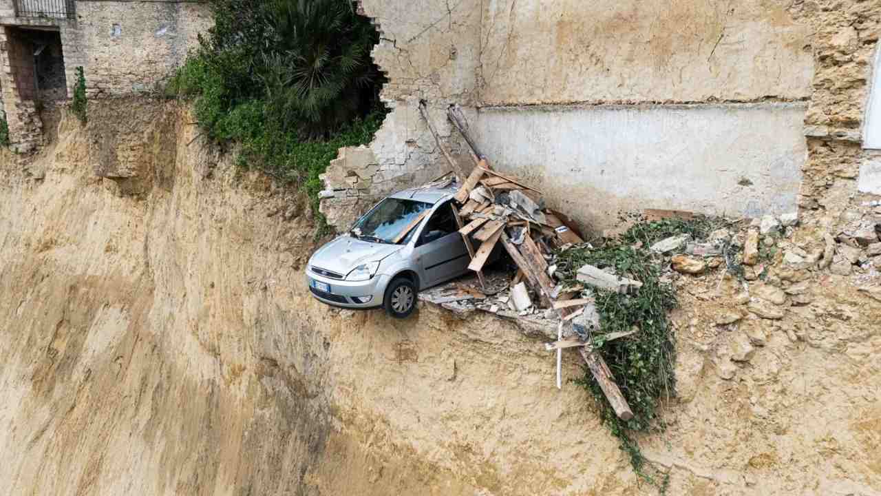 Via libera del Consiglio dei ministri al decreto per il maltempo e la frana di Niscemi Via libera del Consiglio dei ministri al decreto per il maltempo e la frana di Niscemi