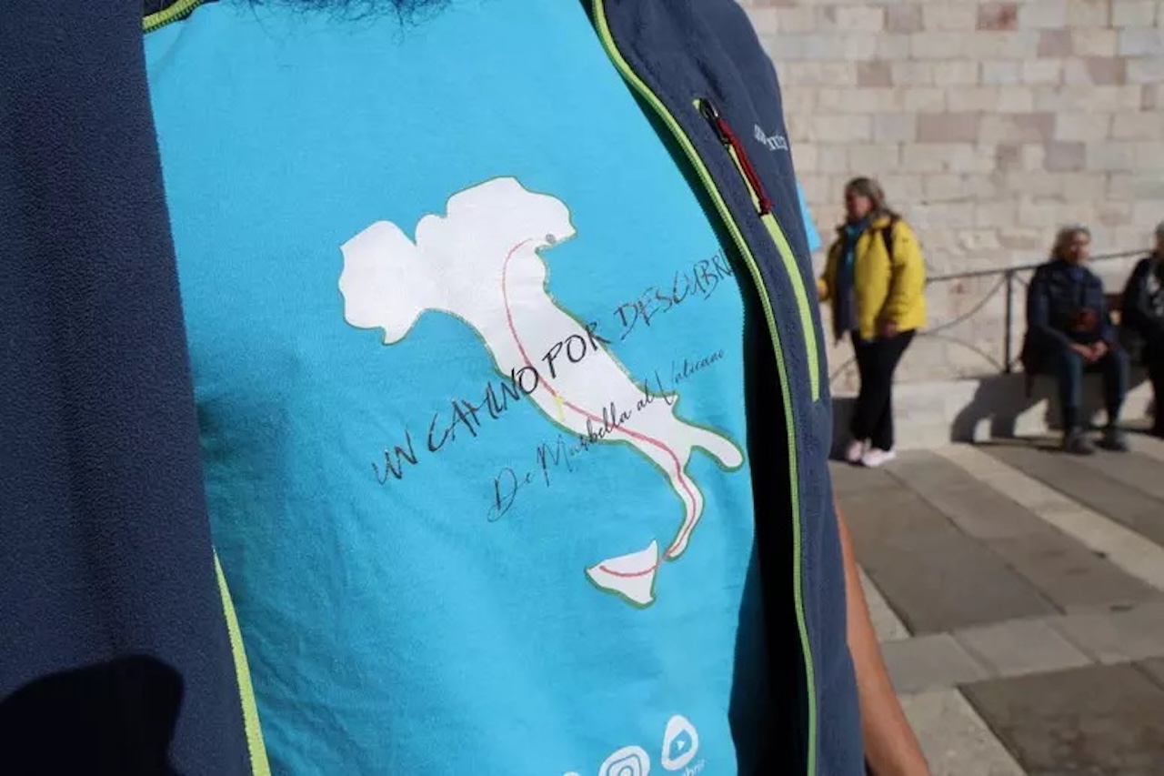 Da Palermo a Venezia a piedi senza soldi: il cammino spirituale dello spagnolo Adrian Ruiz Pelayo Da Palermo a Venezia a piedi senza soldi: il cammino spirituale dello spagnolo Adrian Ruiz Pelayo