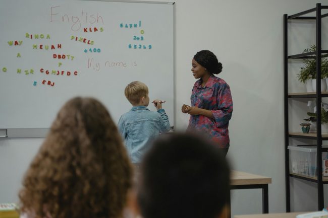 Mediazione linguistica: come accedere ai nuovi contributi per le scuole