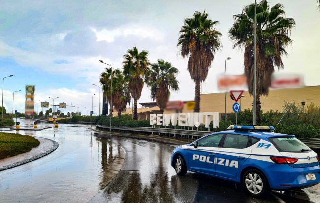 Catania, tenta di rubare uno scooter con una gruccia: 19enne arrestato dalla Polizia