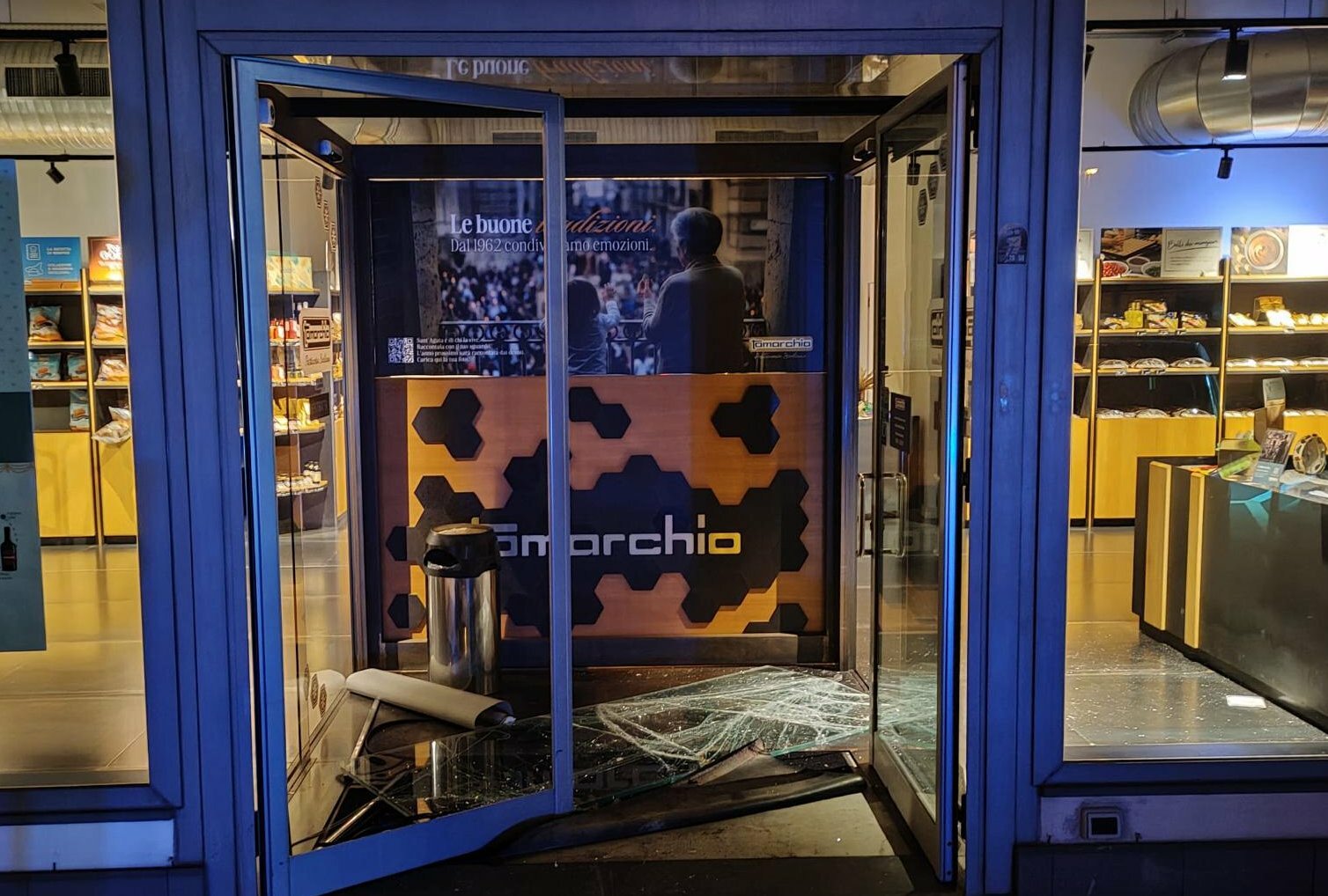 Misterbianco, furto con spaccata alla Tomarchio