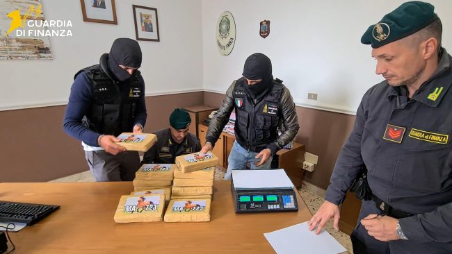 Porto di Catania, droga nei container: una società sotto amministrazione giudiziaria