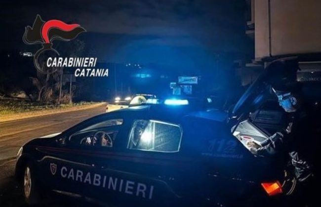 Paternò, tre auto in fuga sulla SS284: fermato 19enne dopo un inseguimento “da film” verso Belpasso