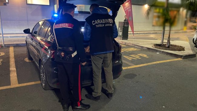 Palermo, lavoro nero e violazioni sulla sicurezza: controlli dei carabinieri in via Libertà