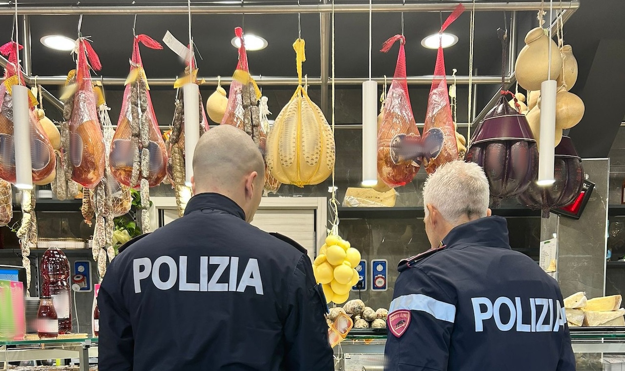 Controlli tra bar e strade del Catanese: 40mila euro di multe