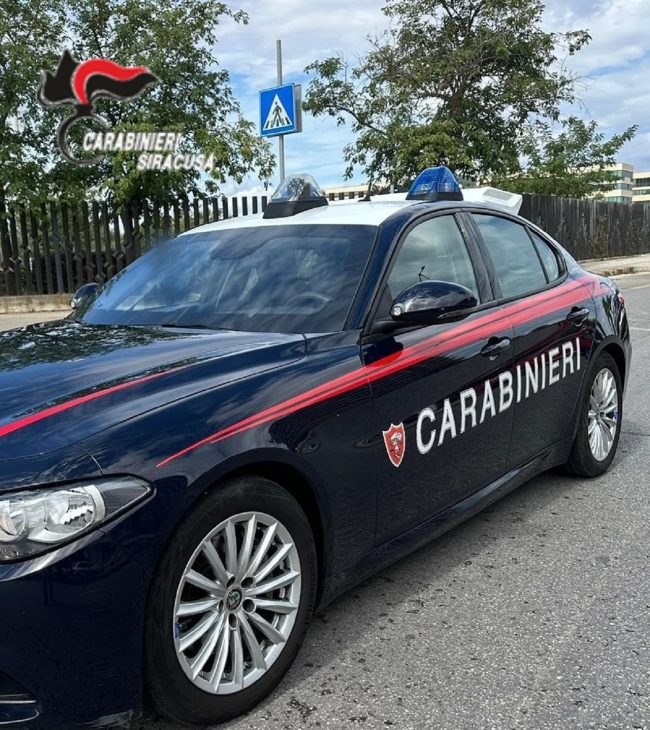 Raffica di provvedimenti a Siracusa: due arresti e una denuncia