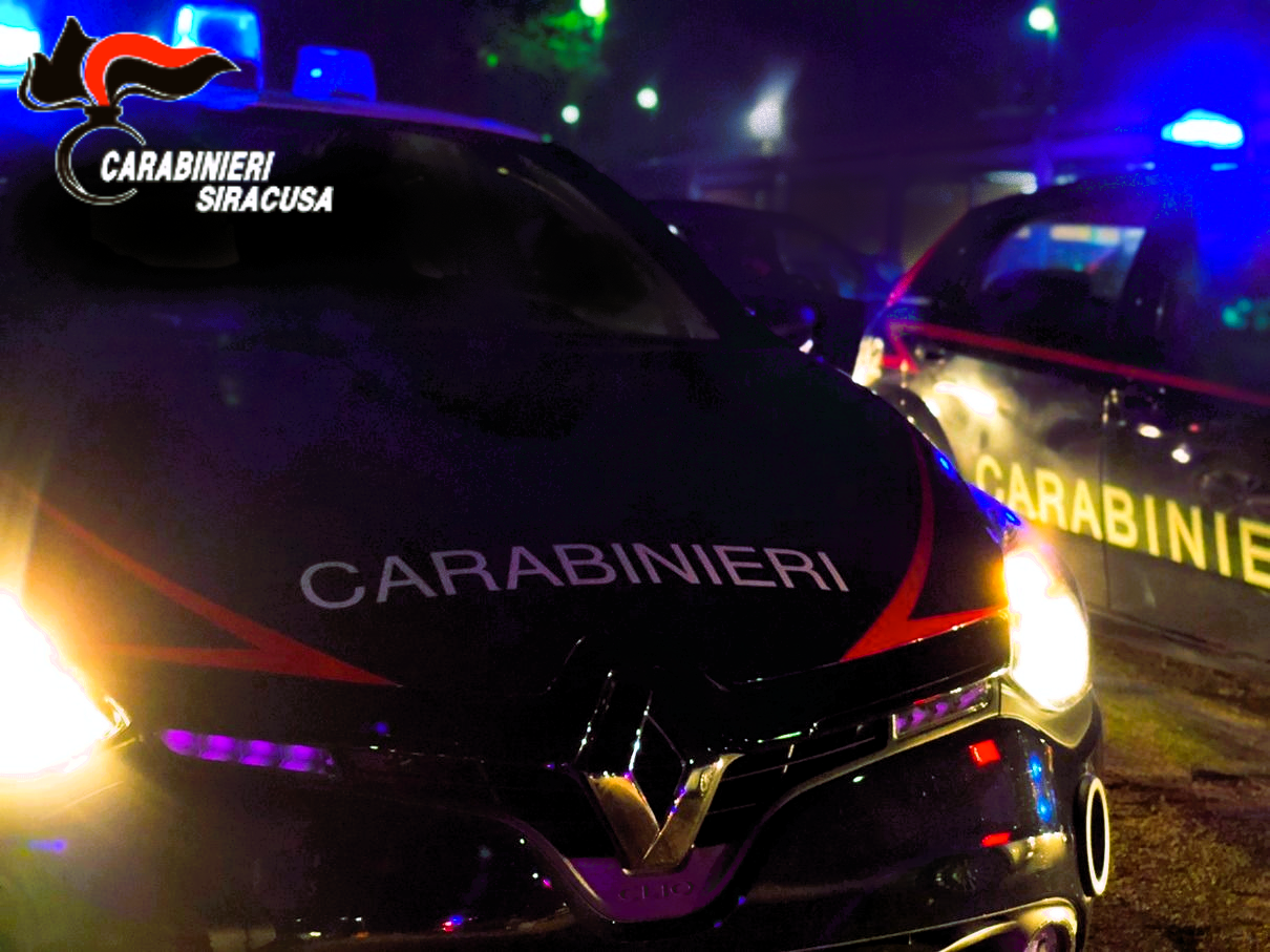 Pistole e fucili nascosti in casa: così quattro 20enni sono finiti ai domiciliari