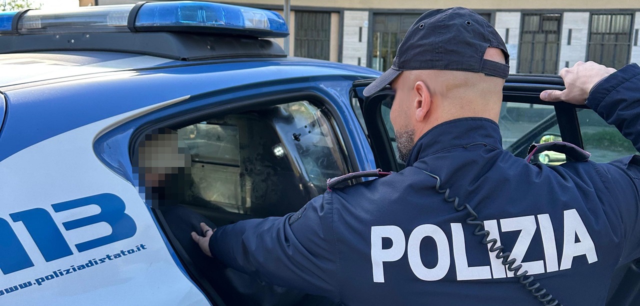 Modica, a spasso con la droga in auto: 22enne beccato e denunciato