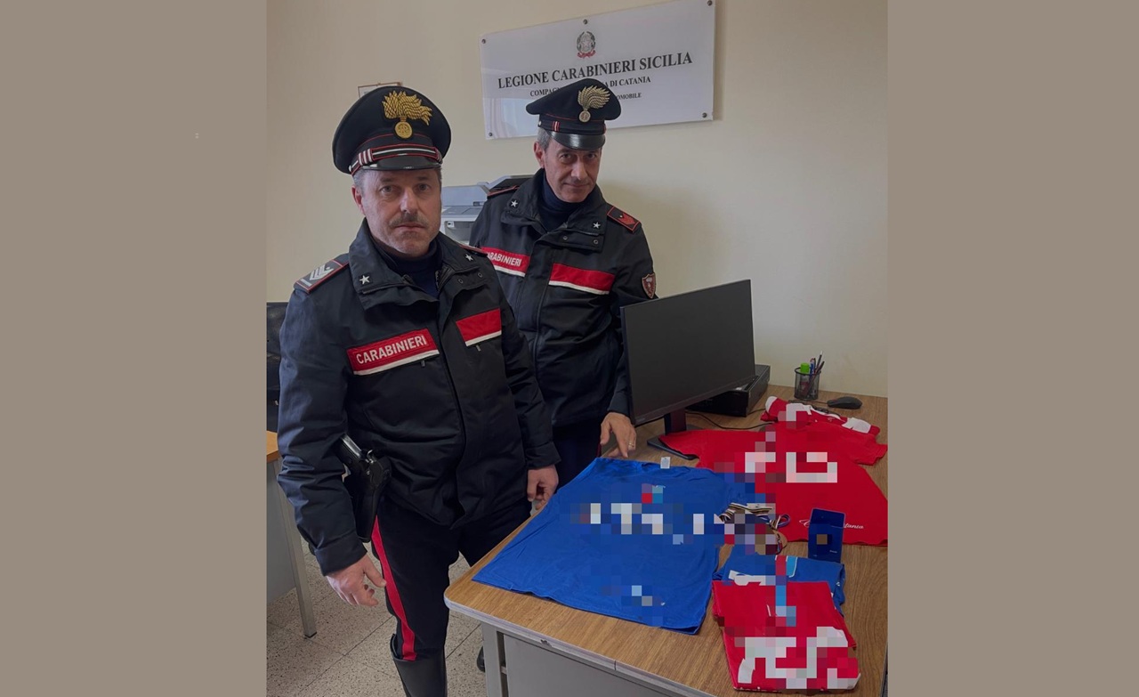 Mascalucia, rubano gadget al centro sportivo e tentano la fuga: denunciati due giovani