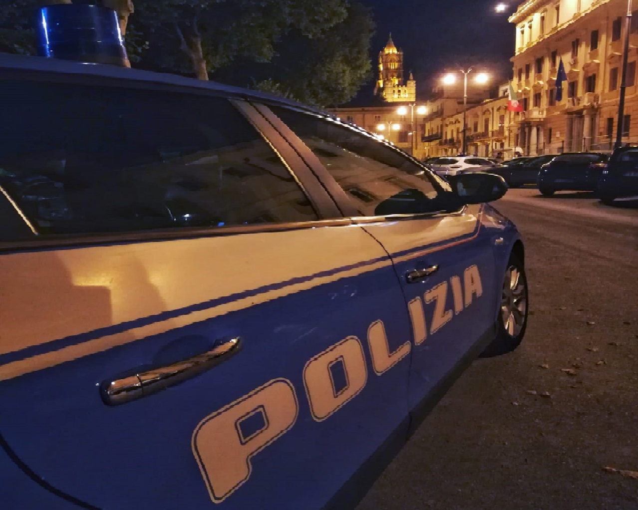 Palermo, fuga di un 58enne a bordo di una Fiat 500 rubata tra le vie del centro Palermo, fuga di un 58enne a bordo di una Fiat 500 rubata tra le vie del centro