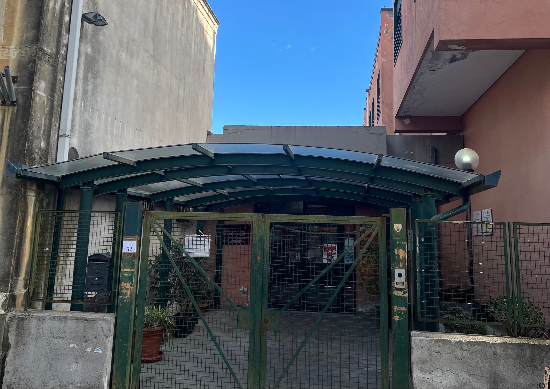 Riposto, dal Ministero dell’Istruzione 200mila euro per la messa in sicurezza di una scuola Riposto, dal Ministero dell’Istruzione 200mila euro per la messa in sicurezza di una scuola