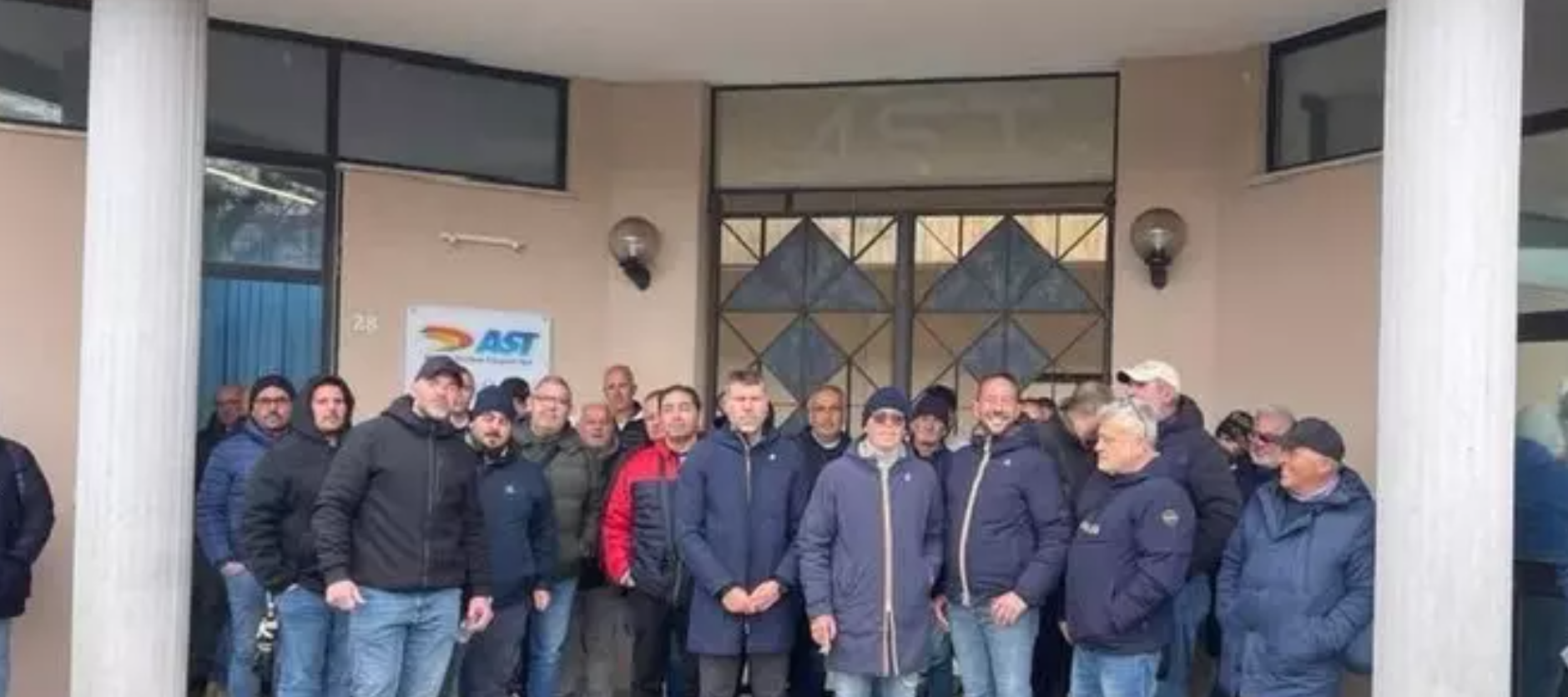 Lavoratori interinali Ast in protesta a Palermo: chiedono certezze sul futuro occupazionale