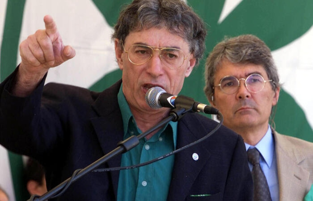 È morto Umberto Bossi: addio al “Senatùr”, protagonista della politica italiana