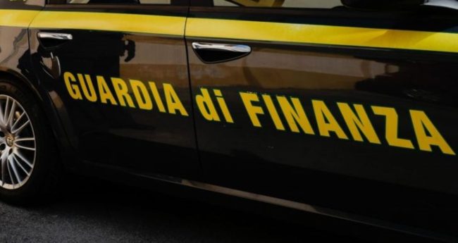 Truffa da migliaia di euro su piattaforme telematiche di criptovalute/trading online: denunciato un broker nell’Ennese