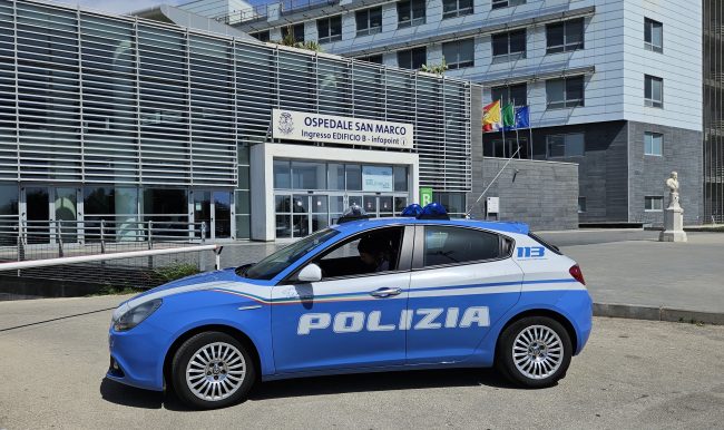 Ubriaco al pronto soccorso tira un pugno in faccia al medico: arrestato 19enne catanese