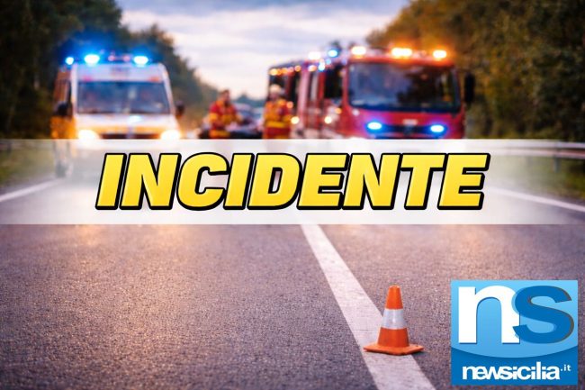 Mattinata da incubo sulla Catania-Palermo, tir si ribalta: traffico in tilt