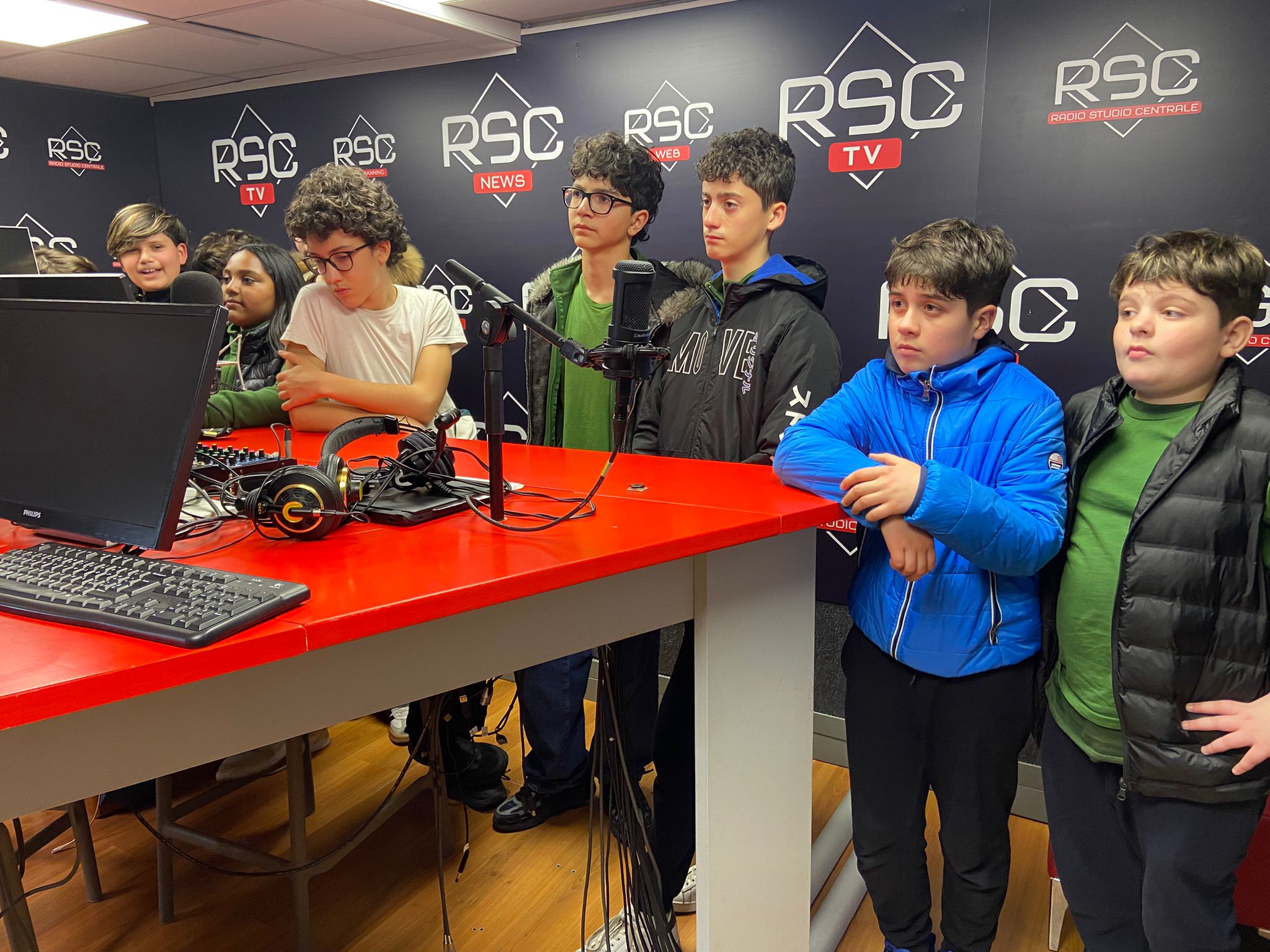 Gli alunni dell’I.C.S. “Italo Calvino” di Catania in visita nella redazione di Radio Studio Centrale
