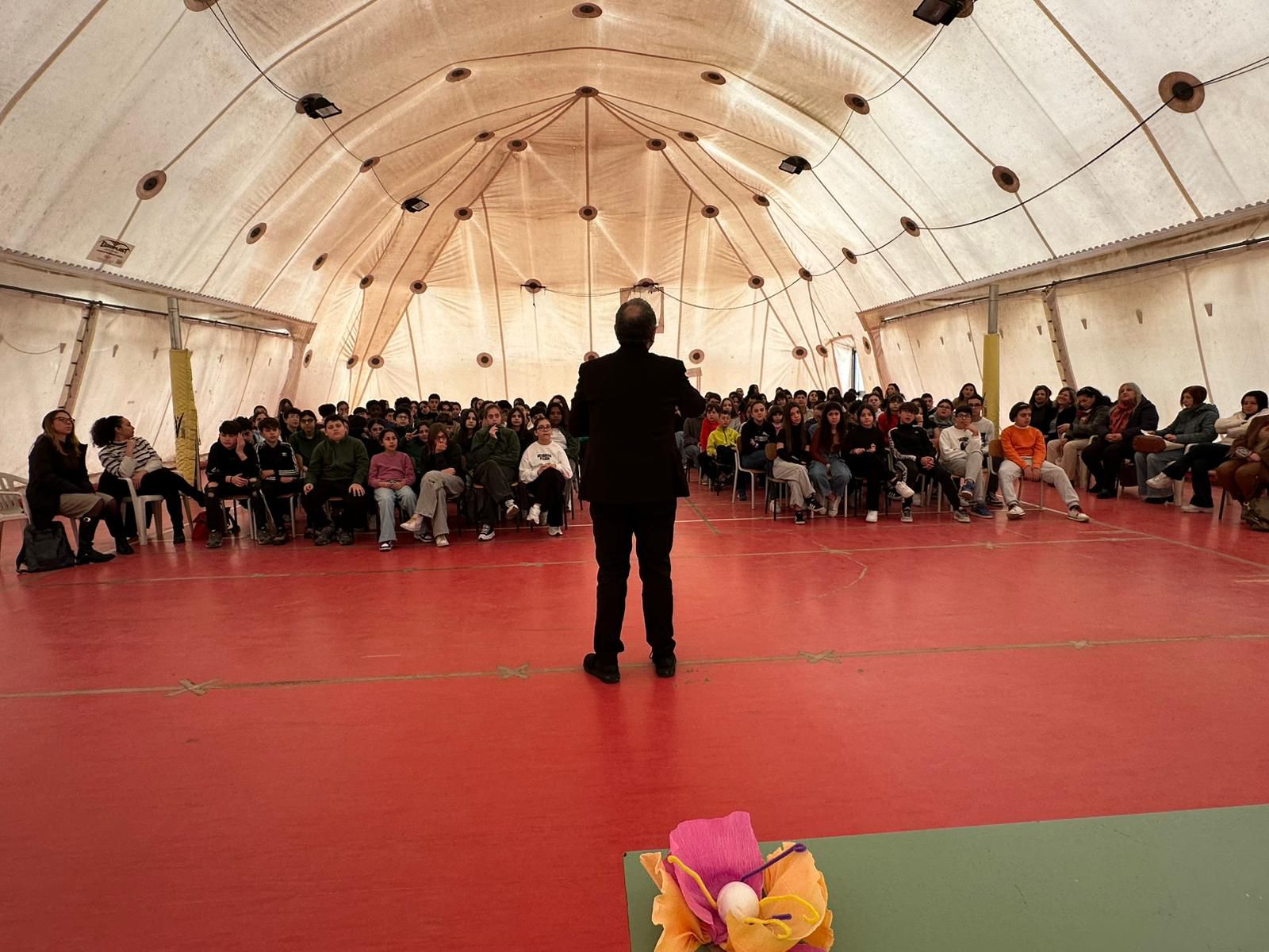 Alla ICS “Calvino” di Catania un incontro speciale con Padre Antonio Sapuppo tra scienza e fede