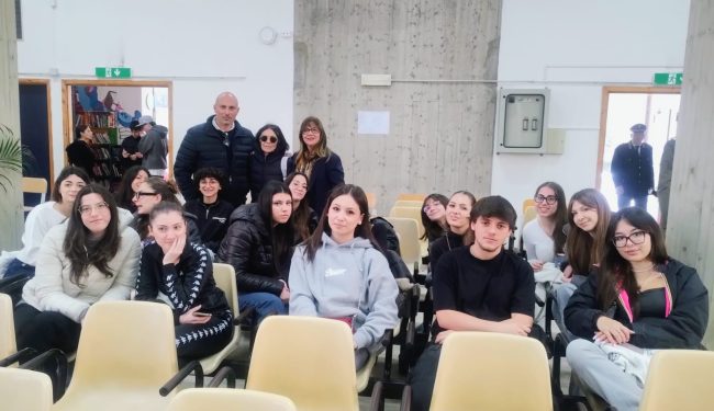 Il Liceo “G. Lombardo Radice” presente alla “Giornata dell’Unità Nazionale, della Costituzione e della bandiera”