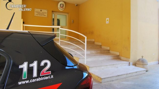 Droga nel frigo e in camera da letto, 43enne arrestato a Palermo: per i pagamenti usava il POS