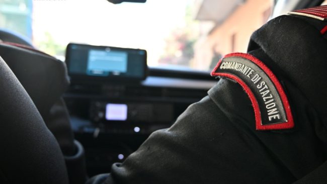 Le manette per un 43enne di Messina che ha allestito un deposito di droga e armi